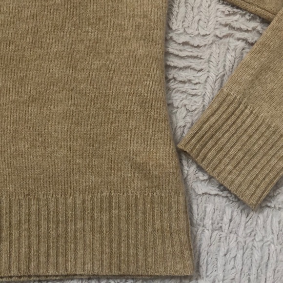 J. Crew 100% Lambs Wool v-neck sweater Size S - Picture 4 of 12